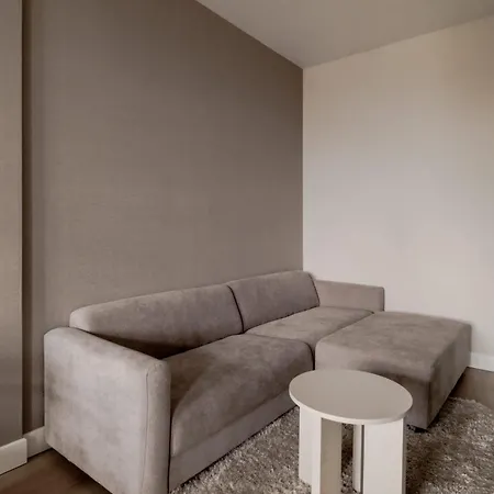 Spacious Family Apartment *
