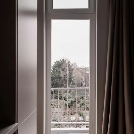 Spacious Family Apartment *